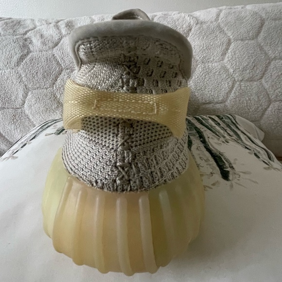Adidas Yeezy 350 Boost V2 Light - Picture 3 of 9